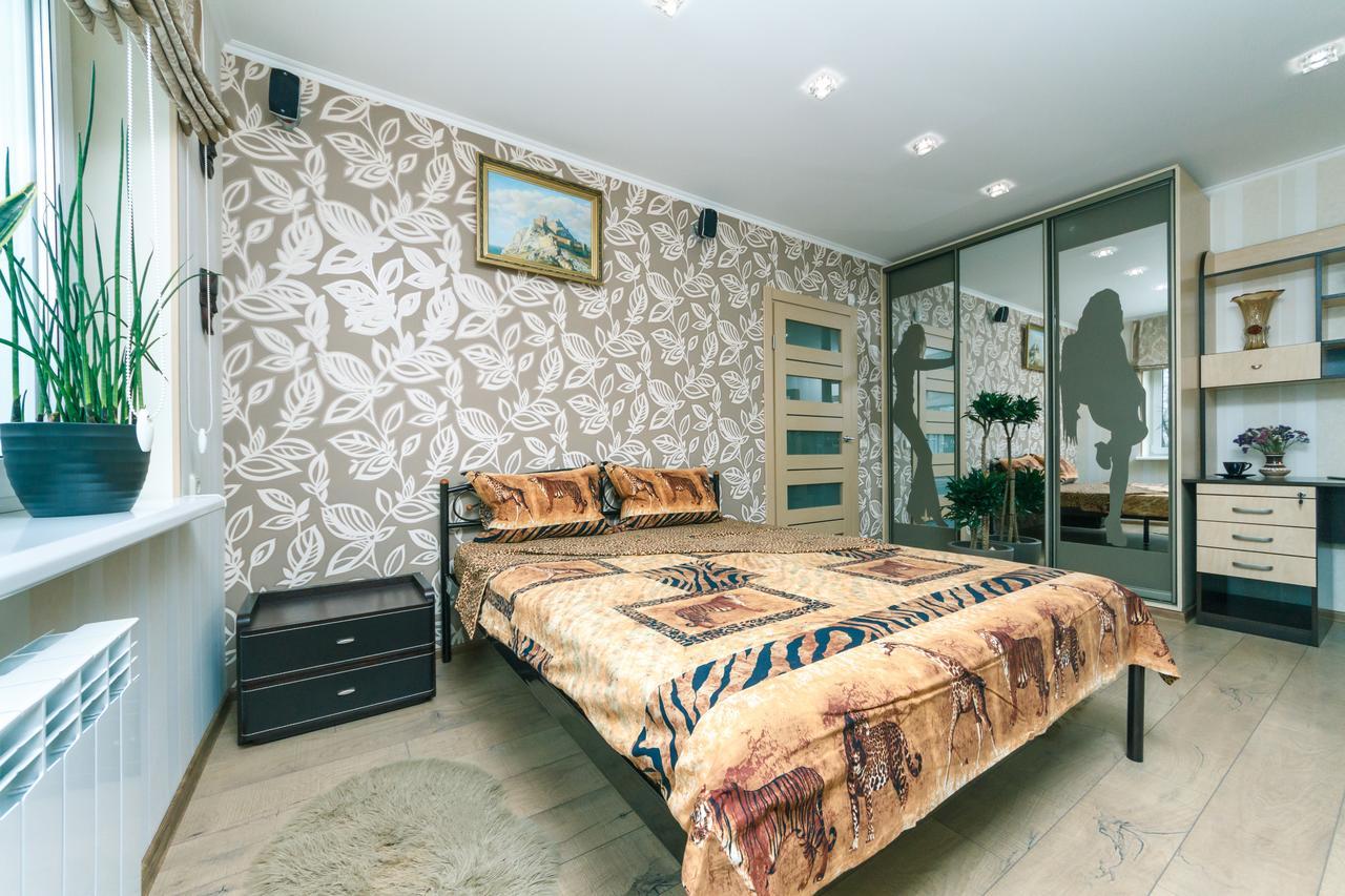 Apartment On Sevastopolska Square Kiev Exterior foto